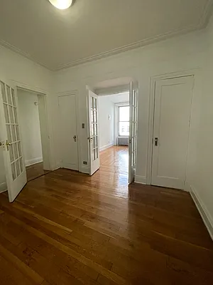 Rented by Peter R. Hungerford, LREB | media 24