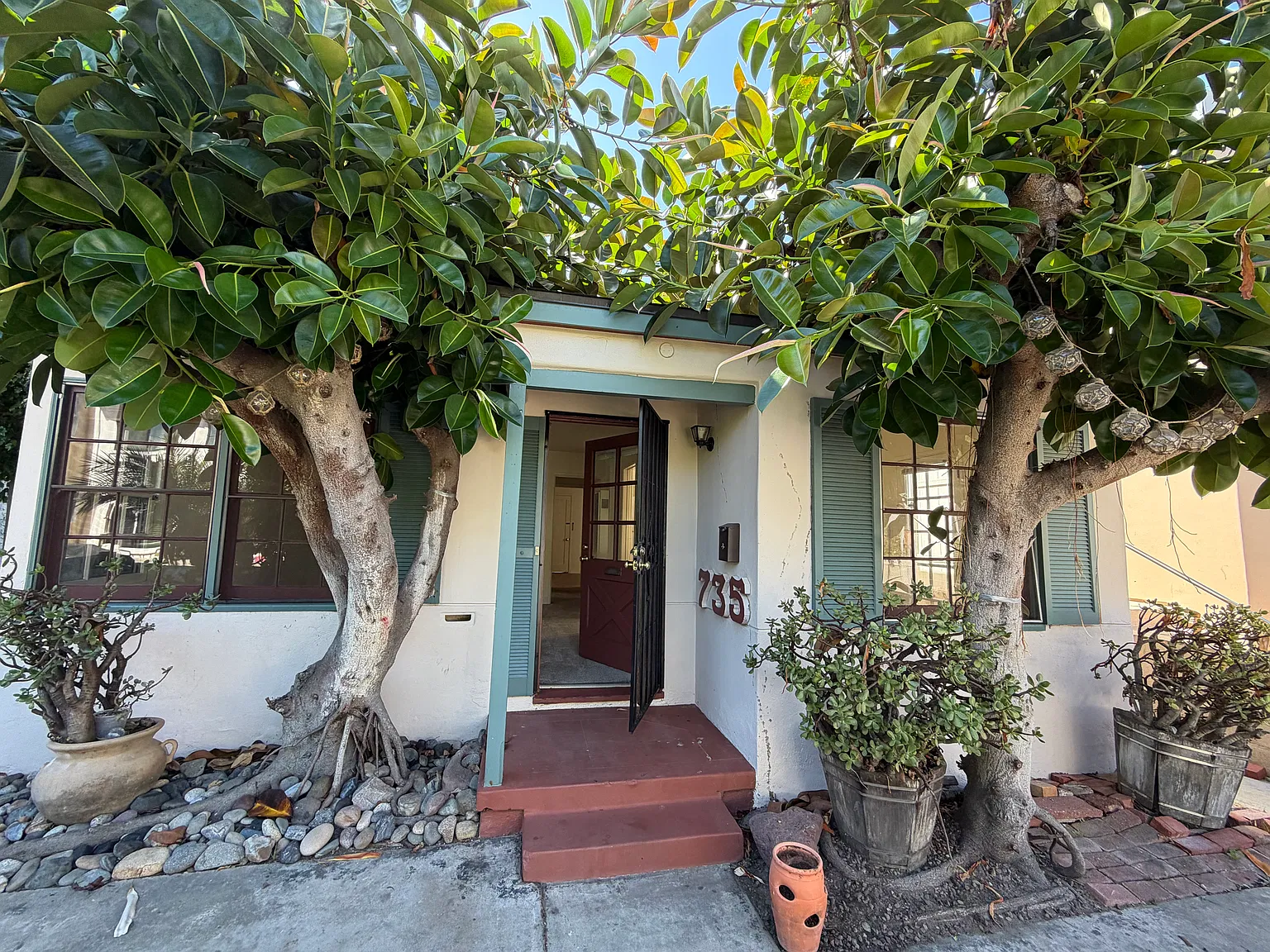 2 bed, 900 sqft, $3,950 — Photo 2