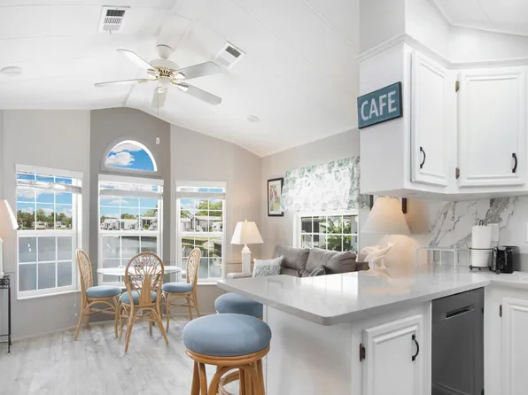 508 Cheetah Dr Suite 508, Naples, FL 34114