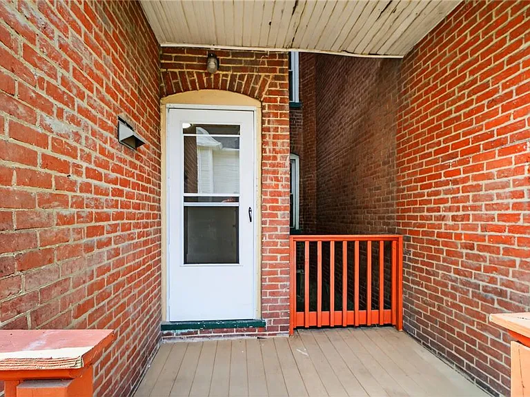 23 W Center St — Photo 41