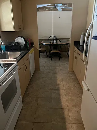 3 bed, 1308 sqft, $750 — Photo 2