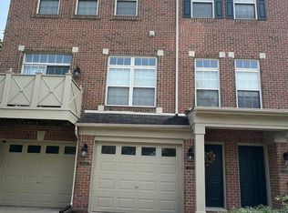 39792 Rockcrest Cir, Northville, MI 48168
