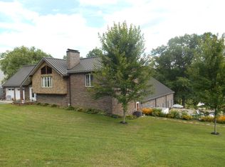 930 Gatewood Rd, Fayetteville, WV 25840