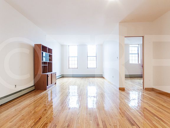 3rd image of 388 Hoyt St #1