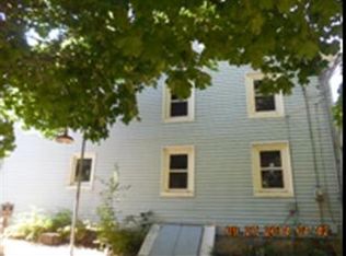 678 W Penn Ave, Robesonia, PA 19551