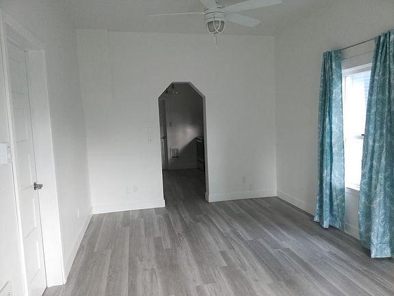 4th image of 307 Avenue H