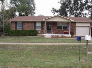 1457 Crestview Dr, Radcliff, KY 40160