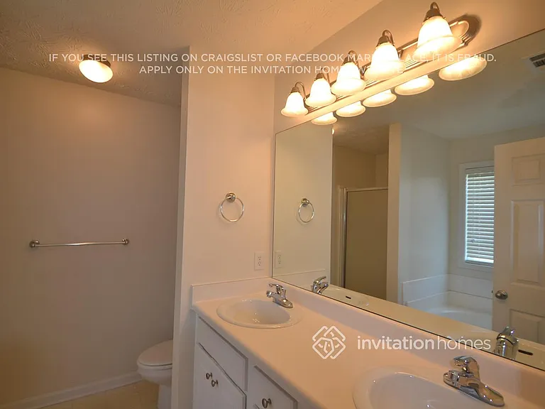 555 Wellington Ln — Photo 8