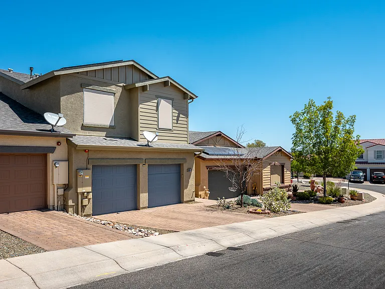 652 Brindle Dr — Photo 28
