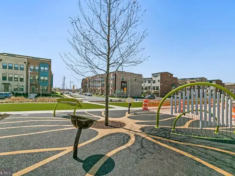 2818 Arts Vista Blvd — Photo 19
