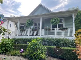 460 Summer Grove Dr, Douglas, MI 49406