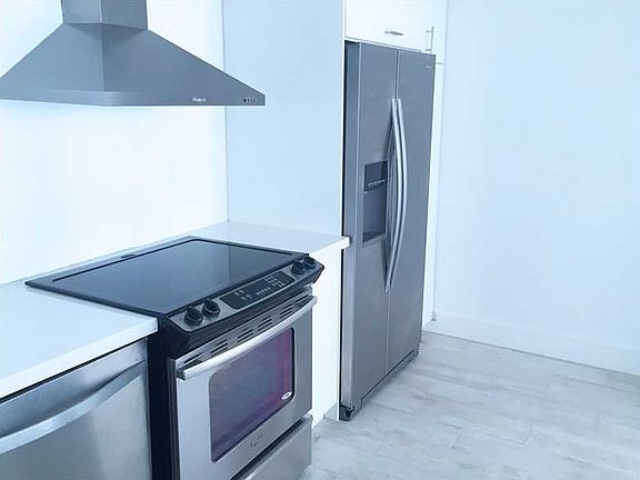 4th image of 1408 SE Bayshore Dr APT 707