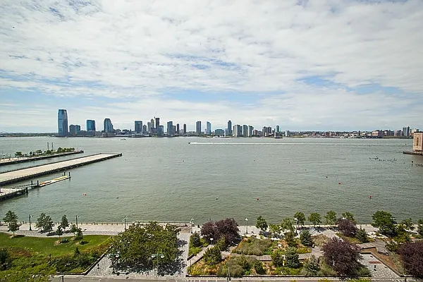 Rented by Olshan Realty | media 3