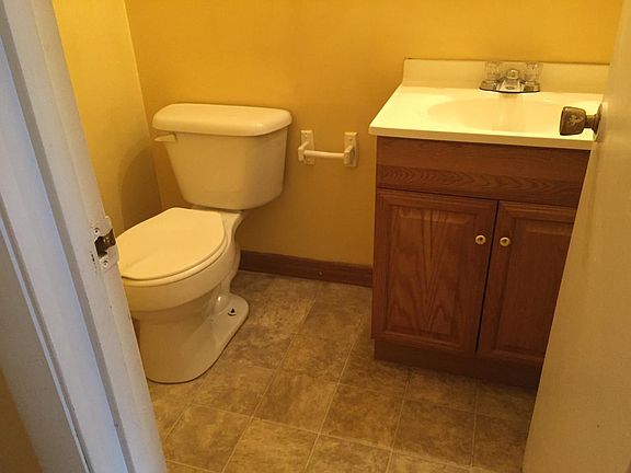 3rd image of 498 Terry Ave #D