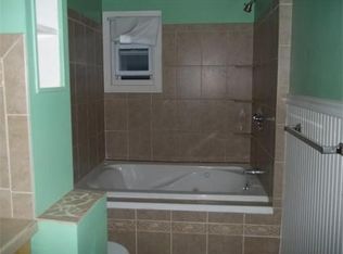 725 2nd St APT 3, Fall River, MA 02721