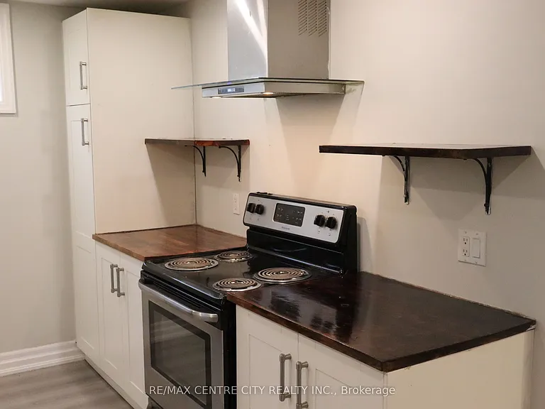 83 Britannia Ave — Photo 14