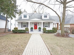 11 Oxford Ave, Clarendon Hills, IL 60514