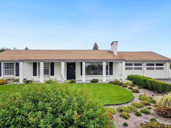 1022 Sunset Way