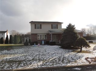518 Heather Ln, Easton, PA 18040