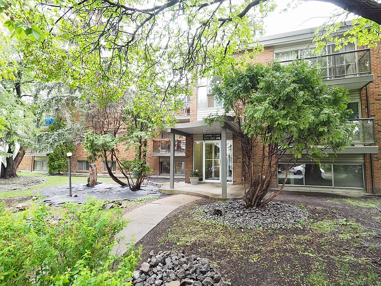 10712 University Ave NW — Photo 9