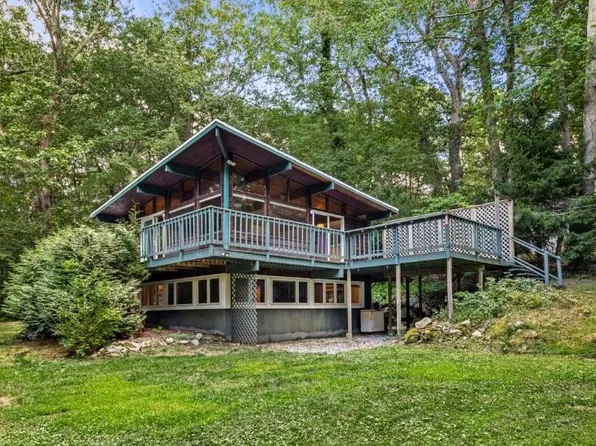 6 Springdale Dr S, Kingston, RI 02881