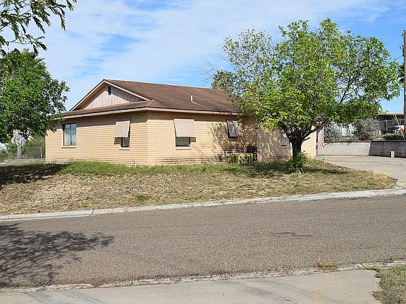 4th image of 3001 Yucca Dr