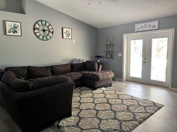 4th image of 43 Braddock Ln