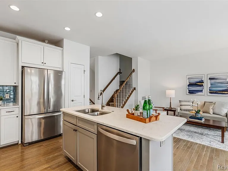 2769 Ashcombe Dr — Photo 21