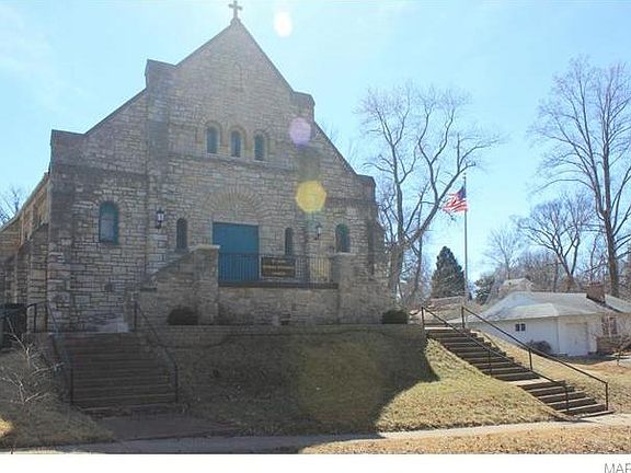 2nd image of 1372 Beverly Ave