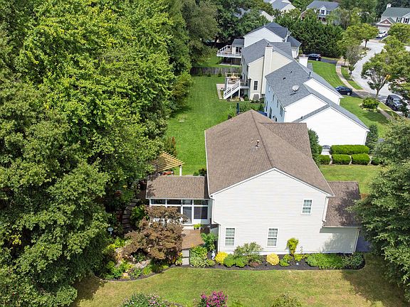 5th image of 4108 Middlebury Ct
