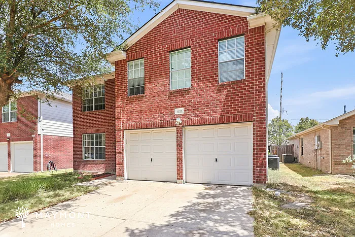 4 bed, 2.5 bath, 2260 sqft, $1,995 — Photo 2
