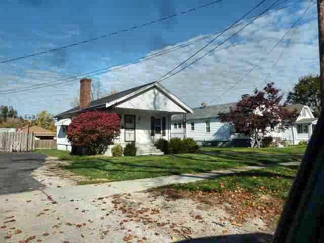 2nd image of 3828 Landsdowne Ave