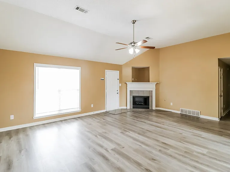 1489 McAllen Cv — Photo 4