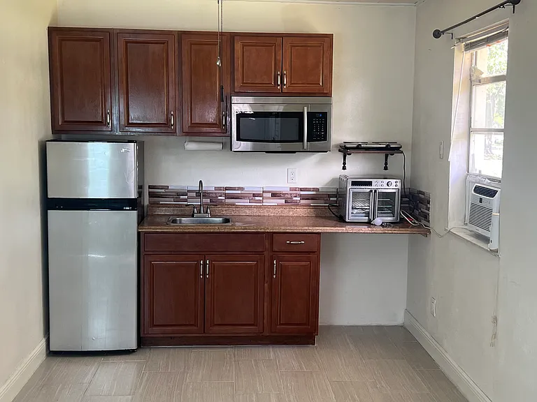 1005 Vine St #B — Photo 2