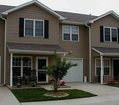 1st image of 18 Yorktown Cir