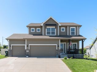 16855 Rose Lane Rd, Omaha, NE 68136