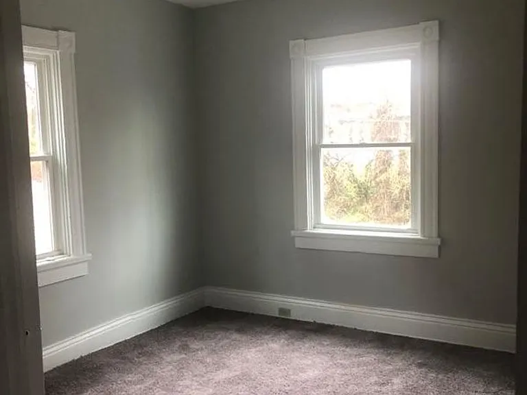 855 Ridgeway Ave — Photo 6
