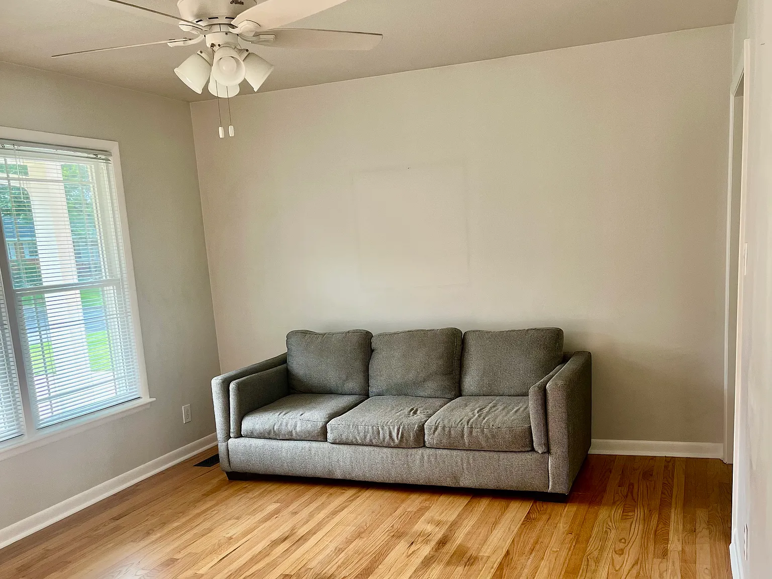 3 bed, 1121 sqft, $1,800 — Photo 3