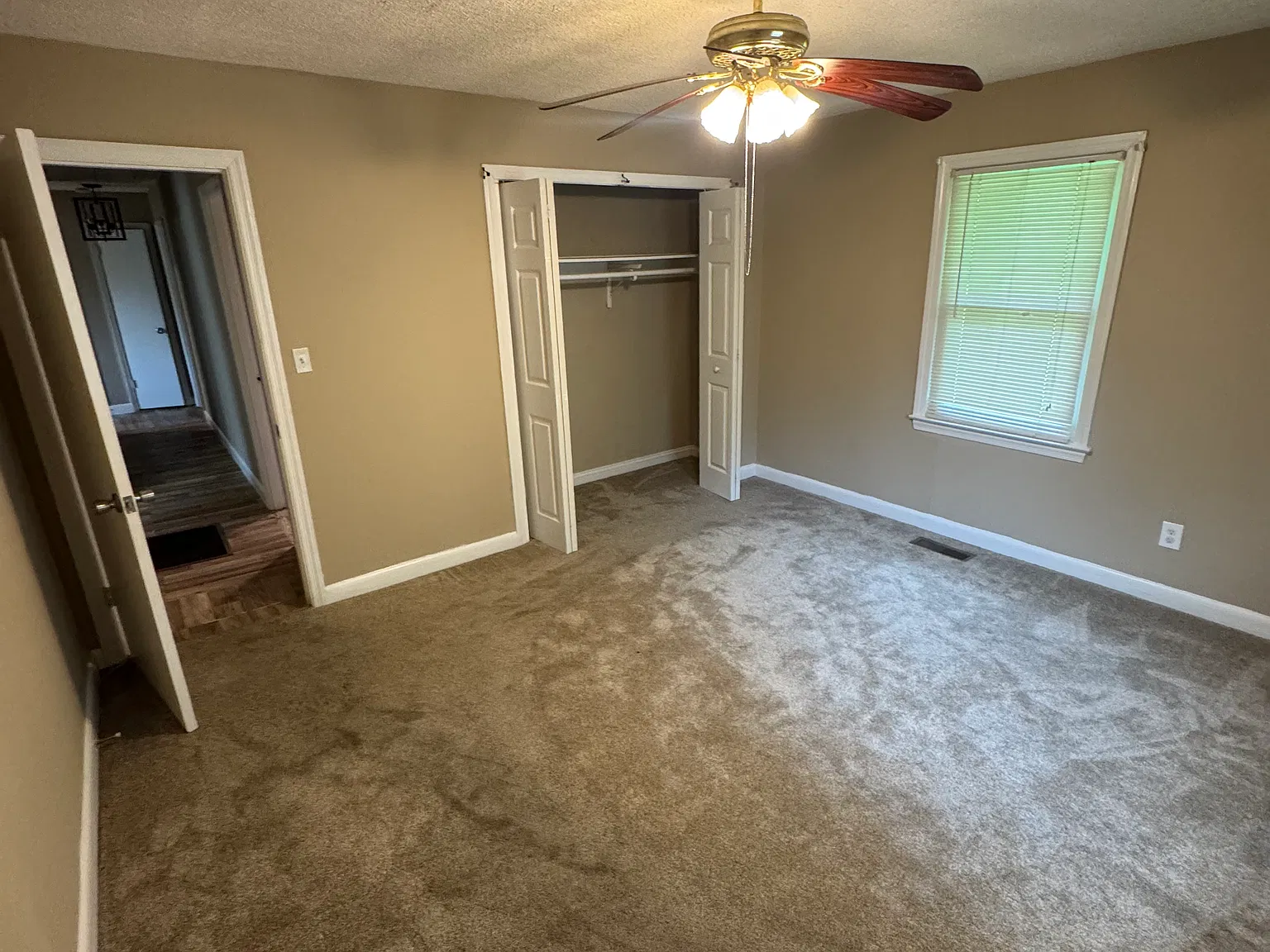 3 bed, 1203 sqft, $1,600 — Photo 4