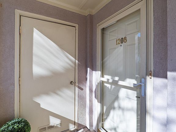 2nd image of 1208 Colony Place Drive