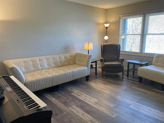 5th image of 1046 Stratford Dr