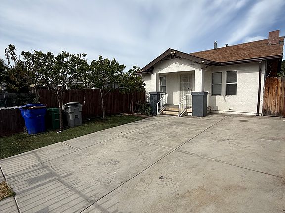3rd image of 3738 Menlo Ave
