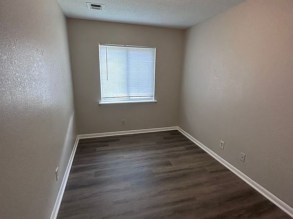 4th image of 1520 E 17th St N #1544-301