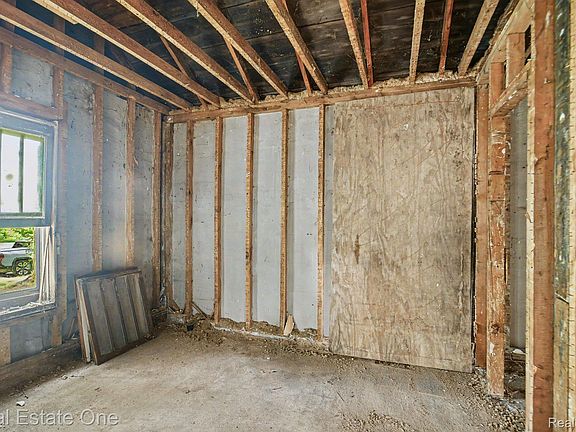 4th image of 5 3rd St