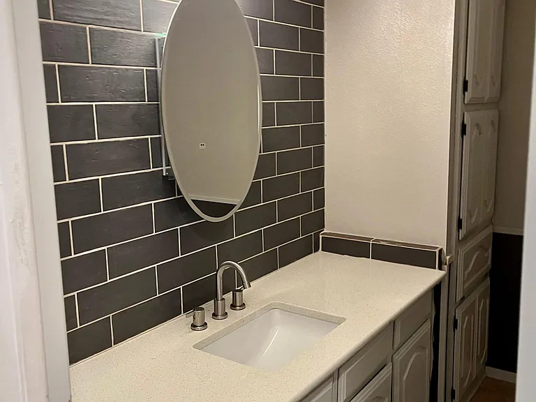 6413 Kingston Dr — Photo 14