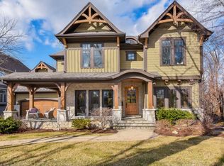 869 E Hillside Rd, Naperville, IL 60540