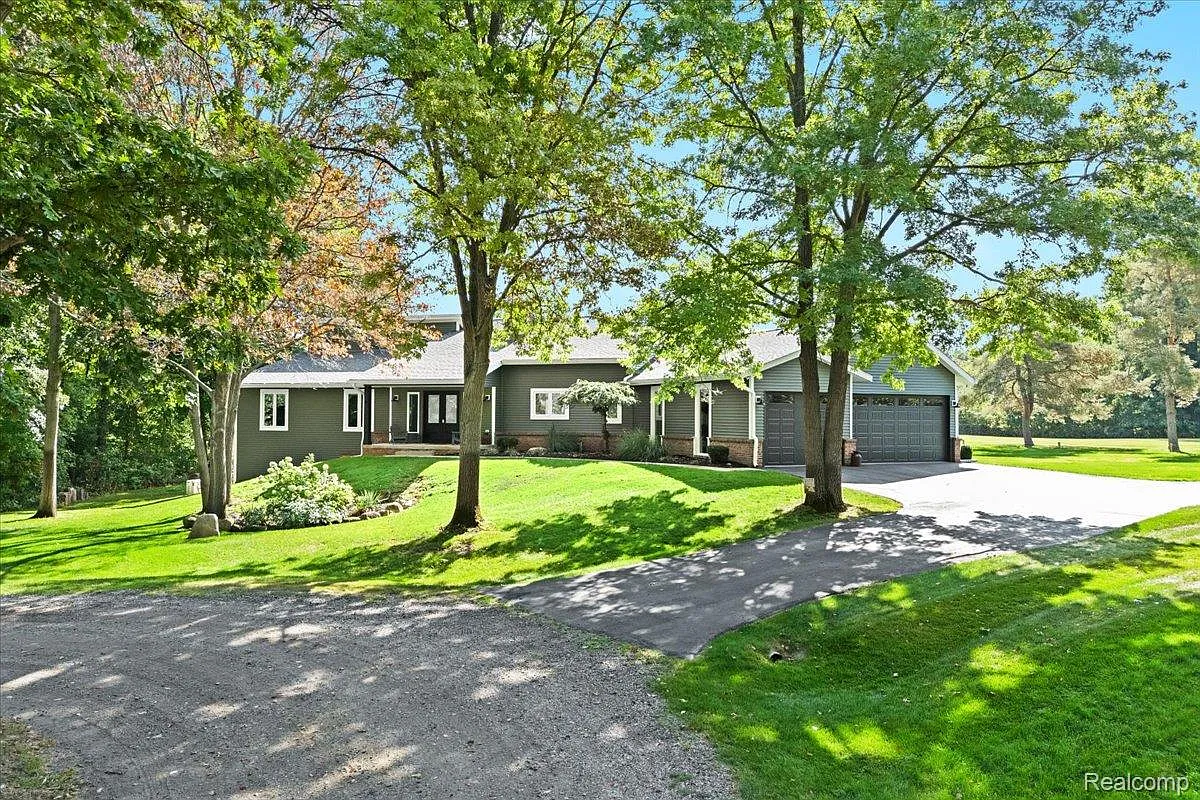 12002 Renfrew Ct photo 1