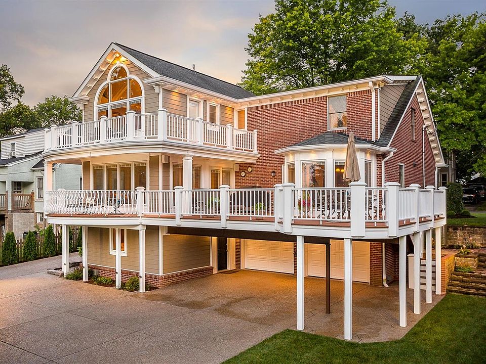 1st image of 609 Magnolia Ave