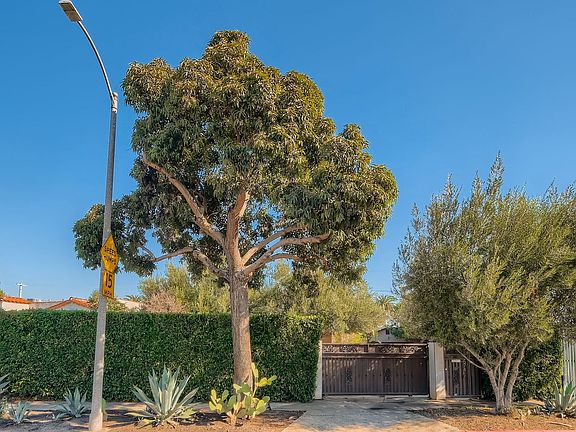 3rd image of 5742 West Blvd