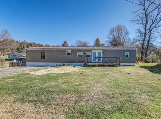 1693 Paperville Rd, Bristol, TN 37620